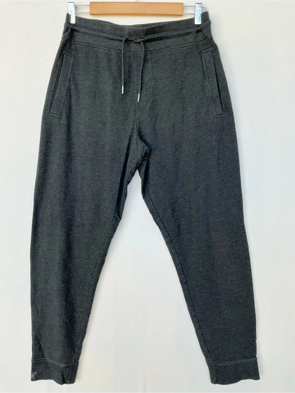 Peter Millar Men's Jogger Pants in Gray Size Medium Like New